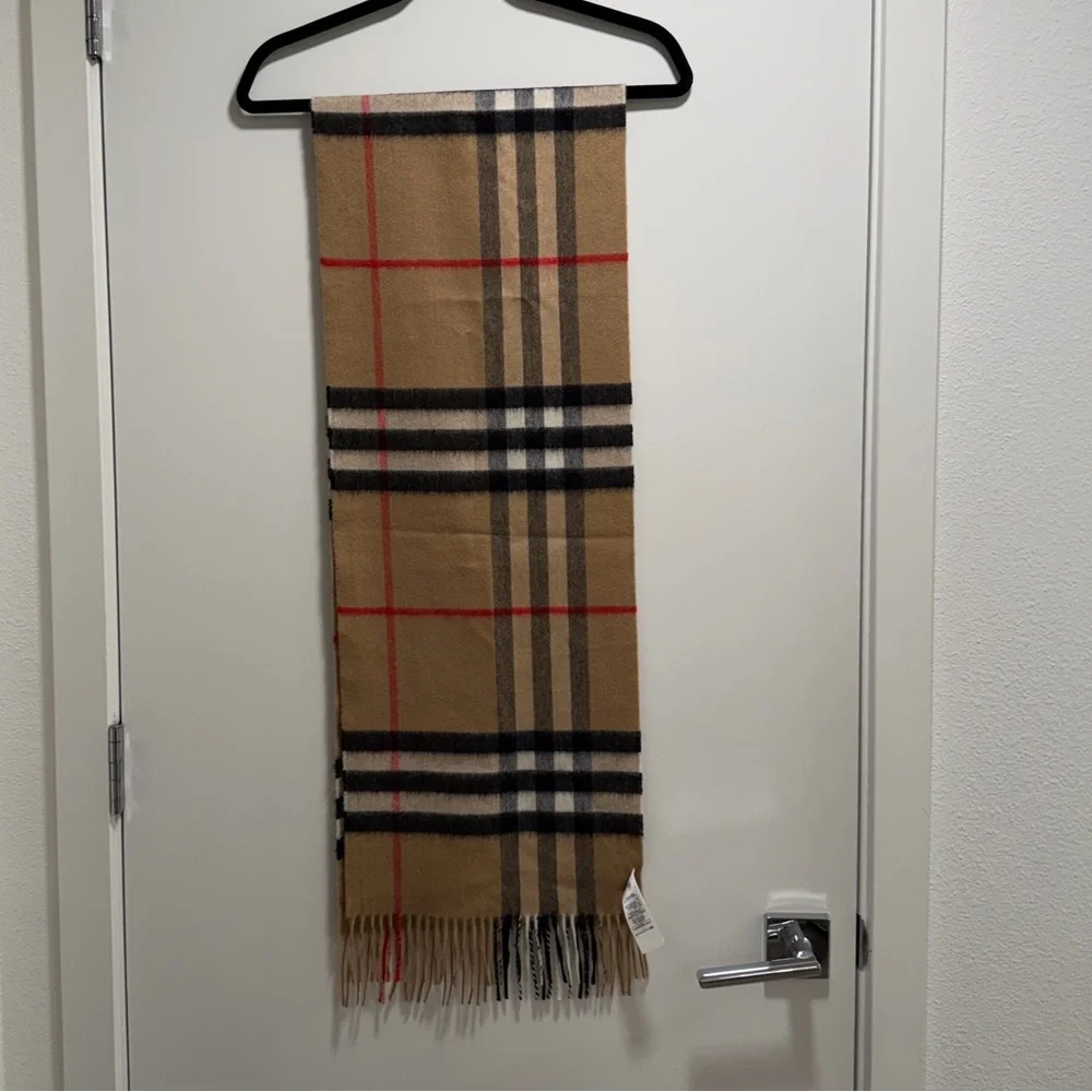 Burberry 100% Check Cashmere Scarf